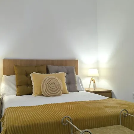 Holiday home Casa Con Piscina Y Jardin Alma Lobon