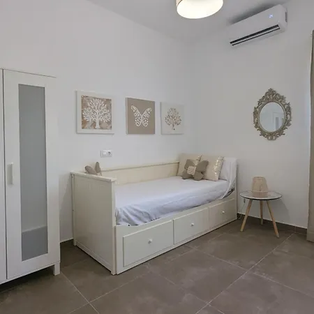 Casa Con Piscina Y Jardin Alma
