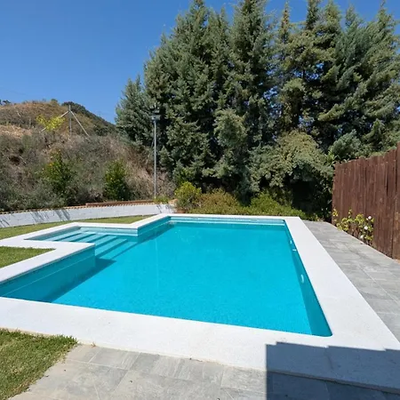 Casa Con Piscina Y Jardin Alma Hébergement de vacances