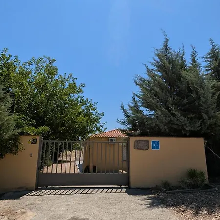 Casa Con Piscina Y Jardin Alma Holiday home
